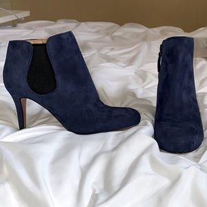 Nine West booties, size 7.5, navy blue, brand new